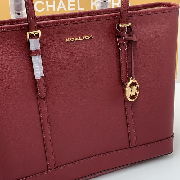 MICHAEL KORS
Jet Set Travel Large Saffiano Leather Tote Shoulder
DARK CHERRY
NWT - Picture 13 of 15